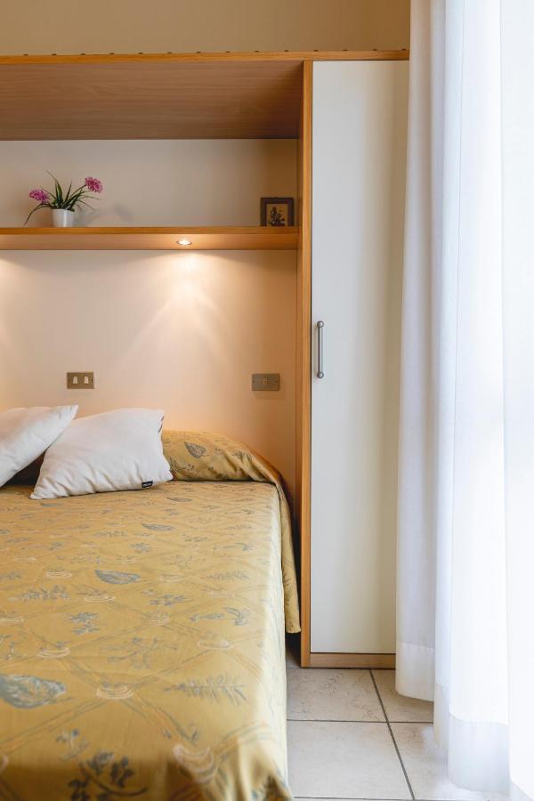 Hotel Loretta & Dependance تّشيرفييا المظهر الخارجي الصورة
