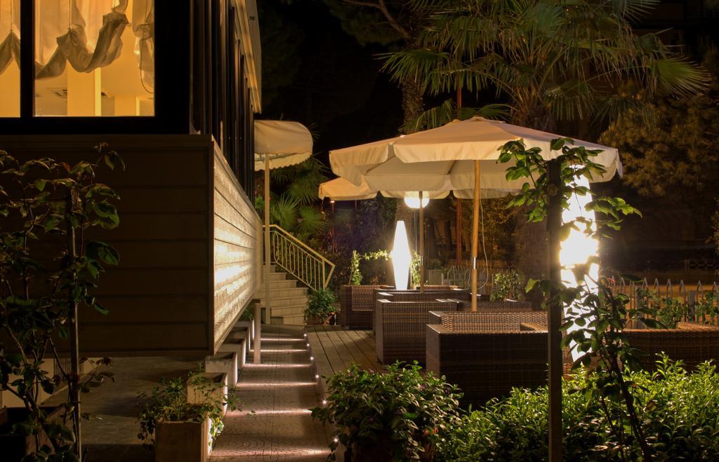 Hotel Loretta & Dependance تّشيرفييا المظهر الخارجي الصورة